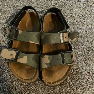 Birkenstock kids camo sandals